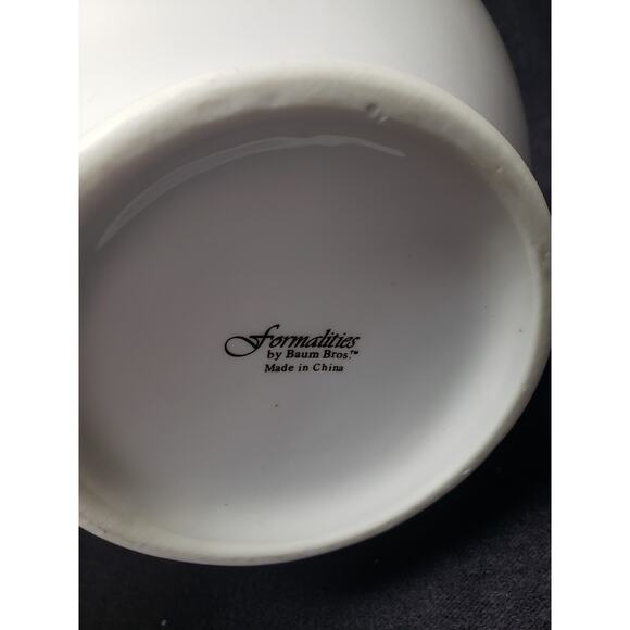 Formalities Holly Collection Latticework Porcelain Christmas Vase Gold Trim 10" - Picture 7 of 10